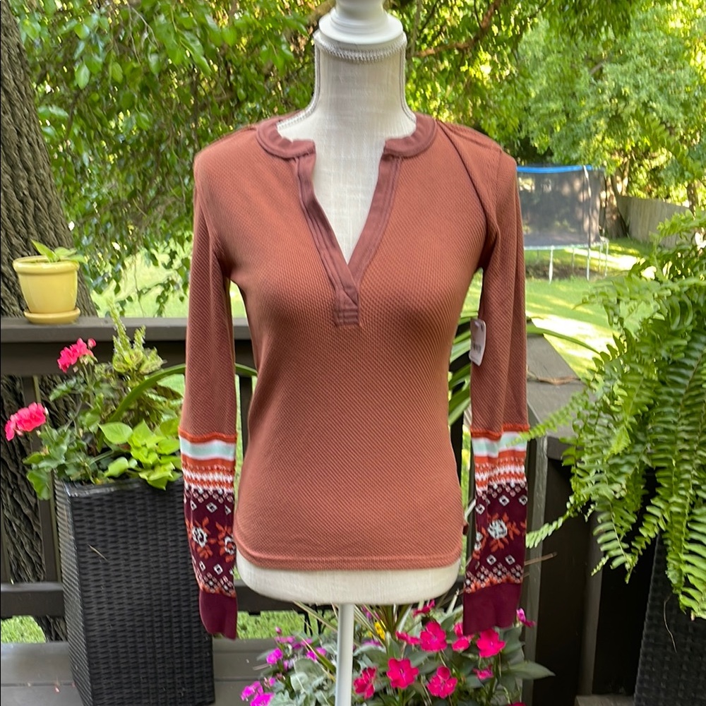 Free people Women thermal light Brown Patterned Long Sleeve Top nwt